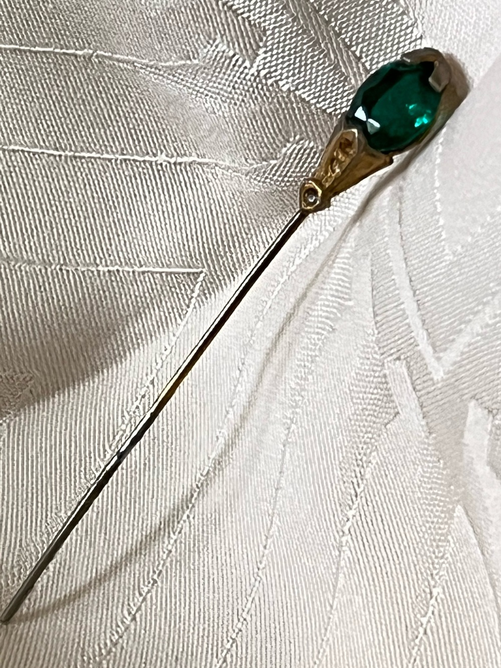 Vintage Emerald Green Faceted Glass Stick Pin – Gold Tone Lapel Hat Pin 2.5”